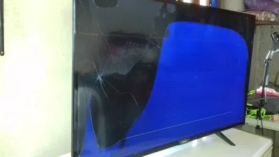 Ice un reclamo x una tele q re me rompió y no recibo respuesta hoy ya hace 3 día