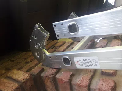 Accidente por escalera fallada