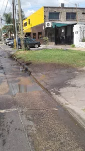 Desechos de lavados de bandejas de panificado a la calle
