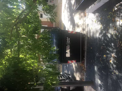 Tacho de basura en mal posicion