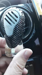 Glade auto es corrosivo