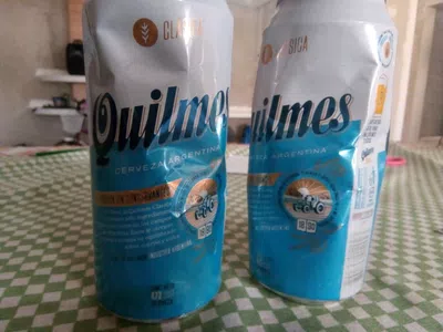 Latas de cerveza semi vacias, selladas de fabrica