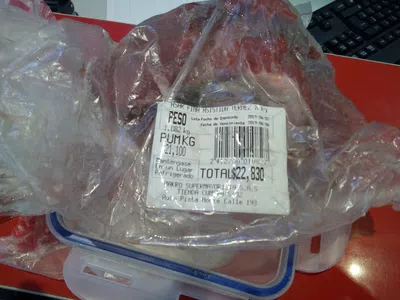 Carne roja de res en descompsoicion quizas presumiblemnte alterada con algun qui