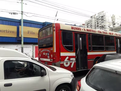 Linea 67 no para en parada