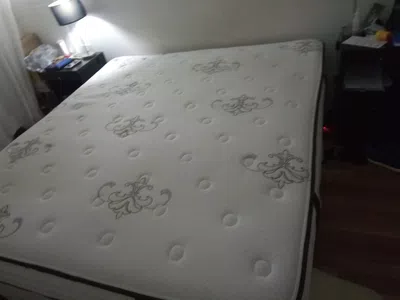 Colchon con placa vencida - menos de 2 años de uso. - en garantia
