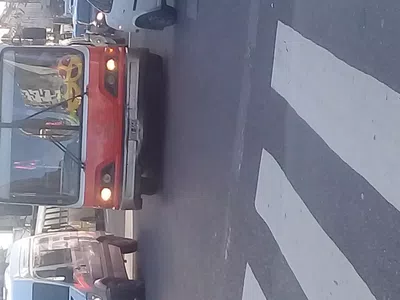 Exceso de bocina y una actitud poco profesional