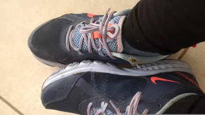 Zapatillas nike, rotas con poco uso