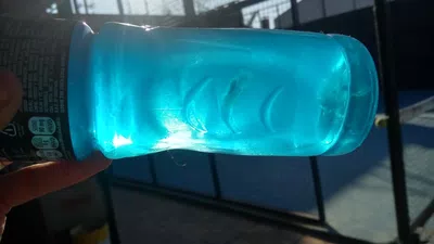 Powerade con algo adentro