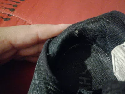 Zapatillas se rompió el talón