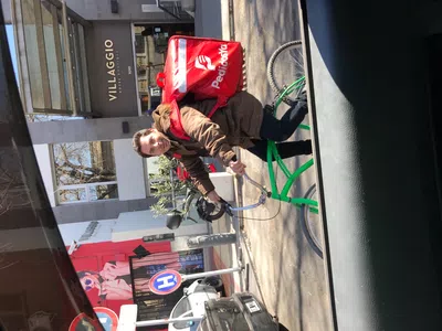 Agredido por un repartidor de pedidos ya