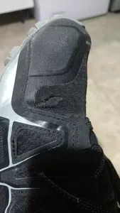 Se rompió la tela de la zapatilla