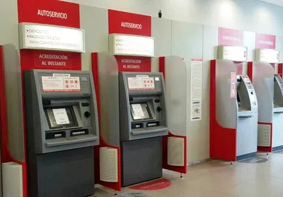 Reclamo por depósito en dólares tomo los billetes pero no impacto a mí cuenta