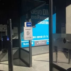 Pague por un pasaporte express que ni siquiera aprece registrado el id