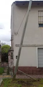 Poste luz podrido