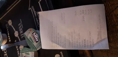 Pesima atencion en starbucks scalabrini y cabello