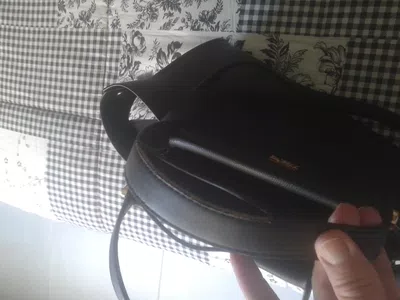 Se despega el borde de la manija