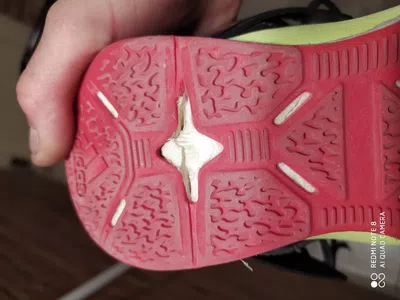 Zapatillas defectuosa