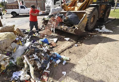 No al basural de la cancha del club centenario