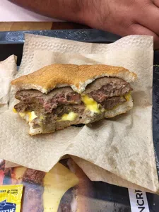 Hamburguesa cruda
