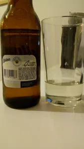 Agua por cerveza