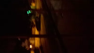 Luces y retiro de auto abandonado