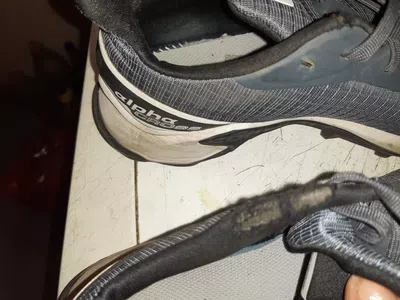 2da vez que reclamo para que me reconozcan unas zapatillas rotas