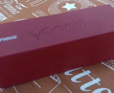 El parlante bluetooth no anda. tiene 2 meses de comprado